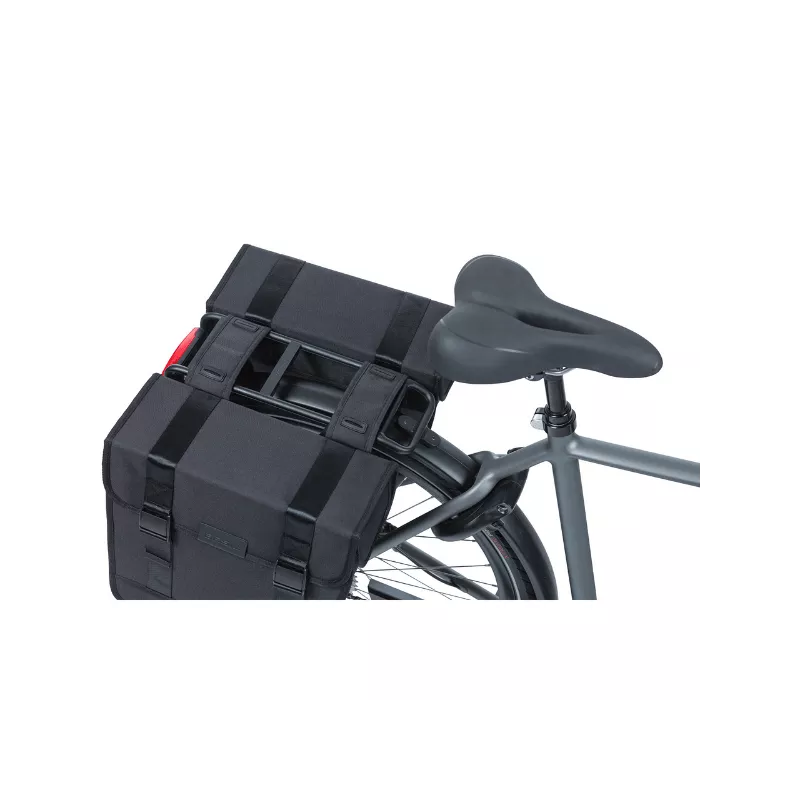Tour Noir 28L - BASIL - Sacoche Vélo Double – Image 4